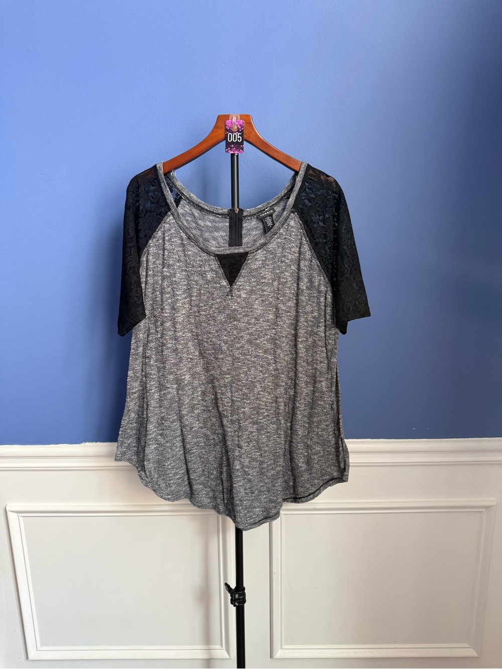 torrid Gray Knit Short Sleeve Tee with Black Lace Raglan